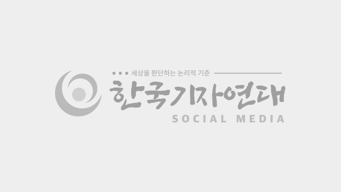 장인의 손길로 되살린 청와대 ‘용고(龍鼓)’