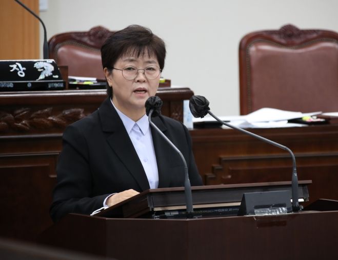 이순희 강북구청장이 지난 제256회 임시회에 참석해서 모두발언을 하고 있는 모습