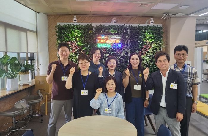 김제시, 종합민원실 담당 과장과 팀장급으로 구성된 민원 안내 도우미 운영