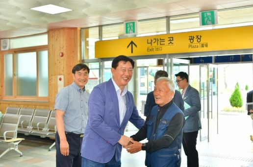 장성군 “김한종 장성군수, 추석 연휴 현장 근로자 격려”