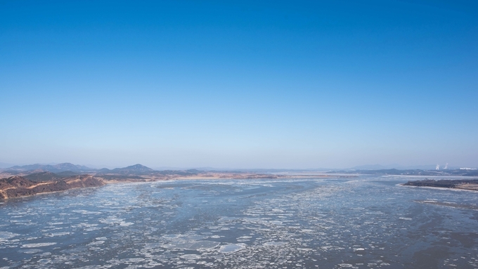"한강의 시작, 얼어붙다"
