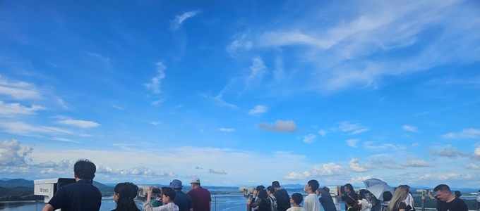 [기획 취재]애기봉, 전 세계가 홀렸다… 외국인 '87 폭증'