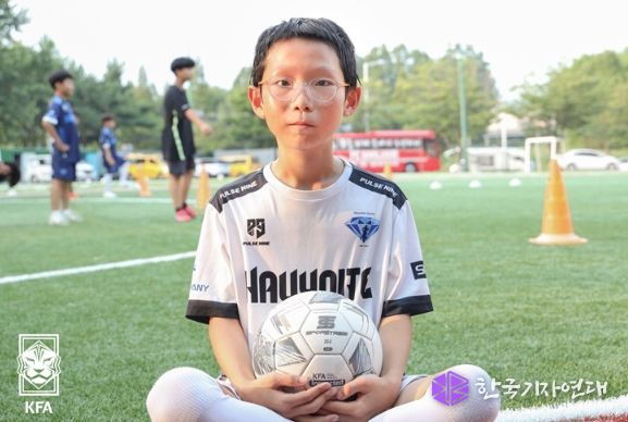'오른발 살라' 이홍빈