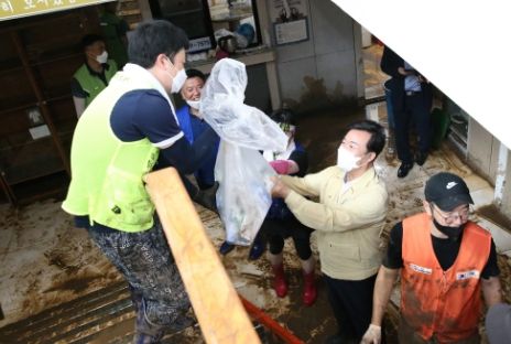 의왕시, 자원봉사자 도움으로 수해복구 속도