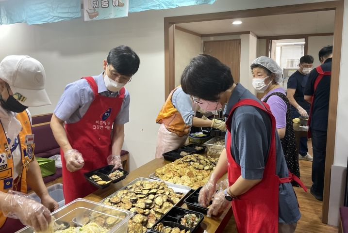 이창호 기흥구청장, 추석 연휴 앞두고 무료급식시설 방문