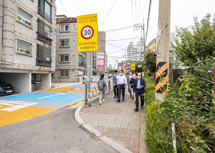 계양구, 화전초등학교 부근 반사경 설치 ‘안전 사각지대 해소’