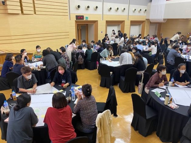 광명시는 지난 27일 광명시청 대회의실에서 스마트 도시 광명을 위한 ‘2022 함께 그린 광명의 내일’ 시민원탁토론회를 개최했다.