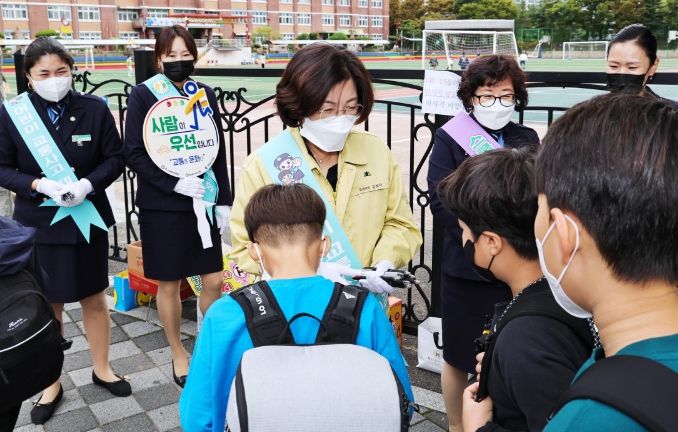 안성시 어린이 교통안전 합동 캠페인 전개