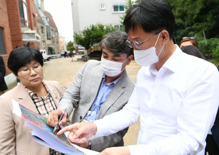 이민근 안산시장, 단원고 후문 통학로 민원현장 방문…