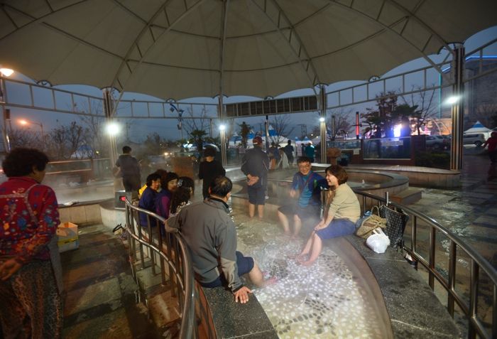 창원특례시, ‘뜨끈뜨끈’ 마금산온천축제 3년 만에 재개
