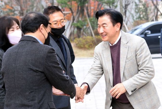 김동근 의정부시장, 탑석센트럴자이아파트경로당 개소식 참석