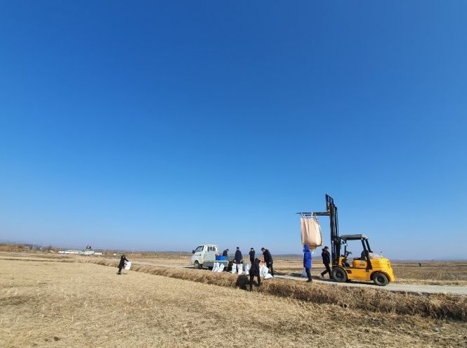 오금리 DMZ 생태체험마을 겨울새 먹이주기