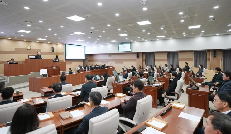 제263회 아산시의회 제2차 정례회 제3차 본회의를 끝으로 2025년 회기를 모두 마무리했다.